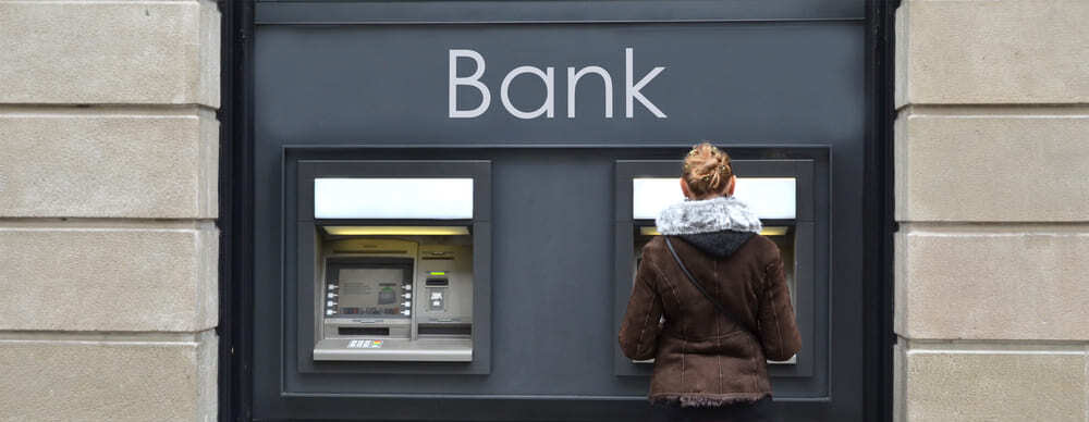 Deutschlands erster Geldautomat. Heute vor 55 Jahren ging’s los – wie lange leben sie noch…
